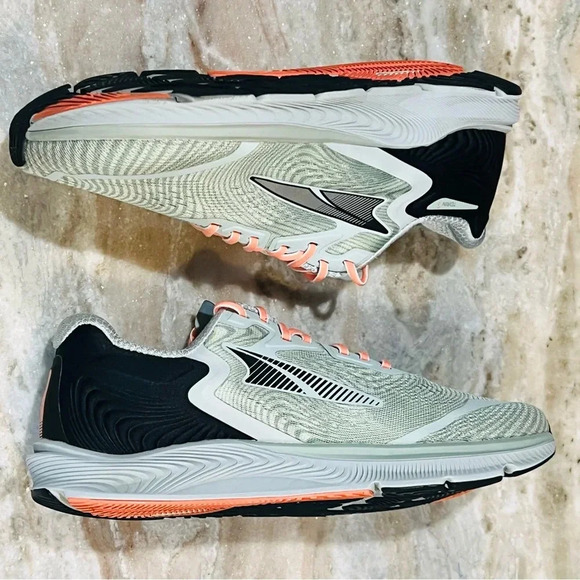 Women’s ALTRA Torin 5 Sneakers- Gray/Coral. Size 8 - Picture 5 of 8